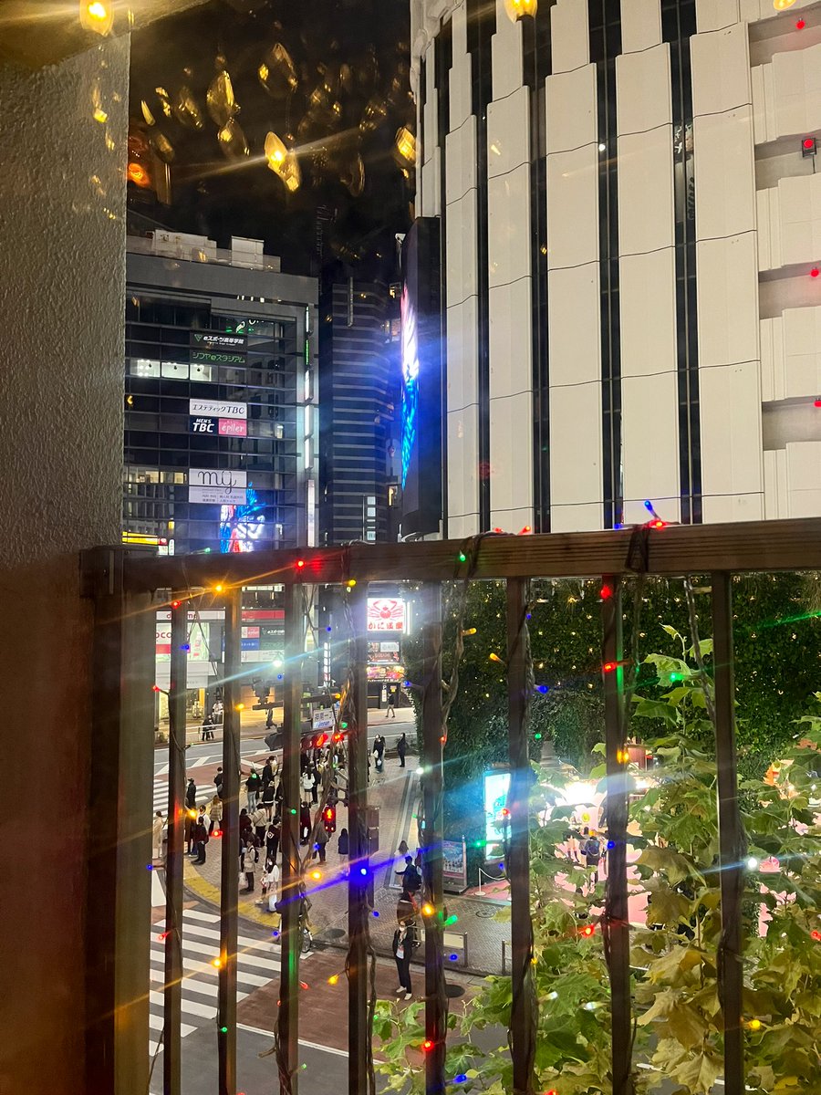 aiaicc_'s tweet photo. 東京で飲んでる〜！う〜！ https://t.co/rEa8GYpE9o