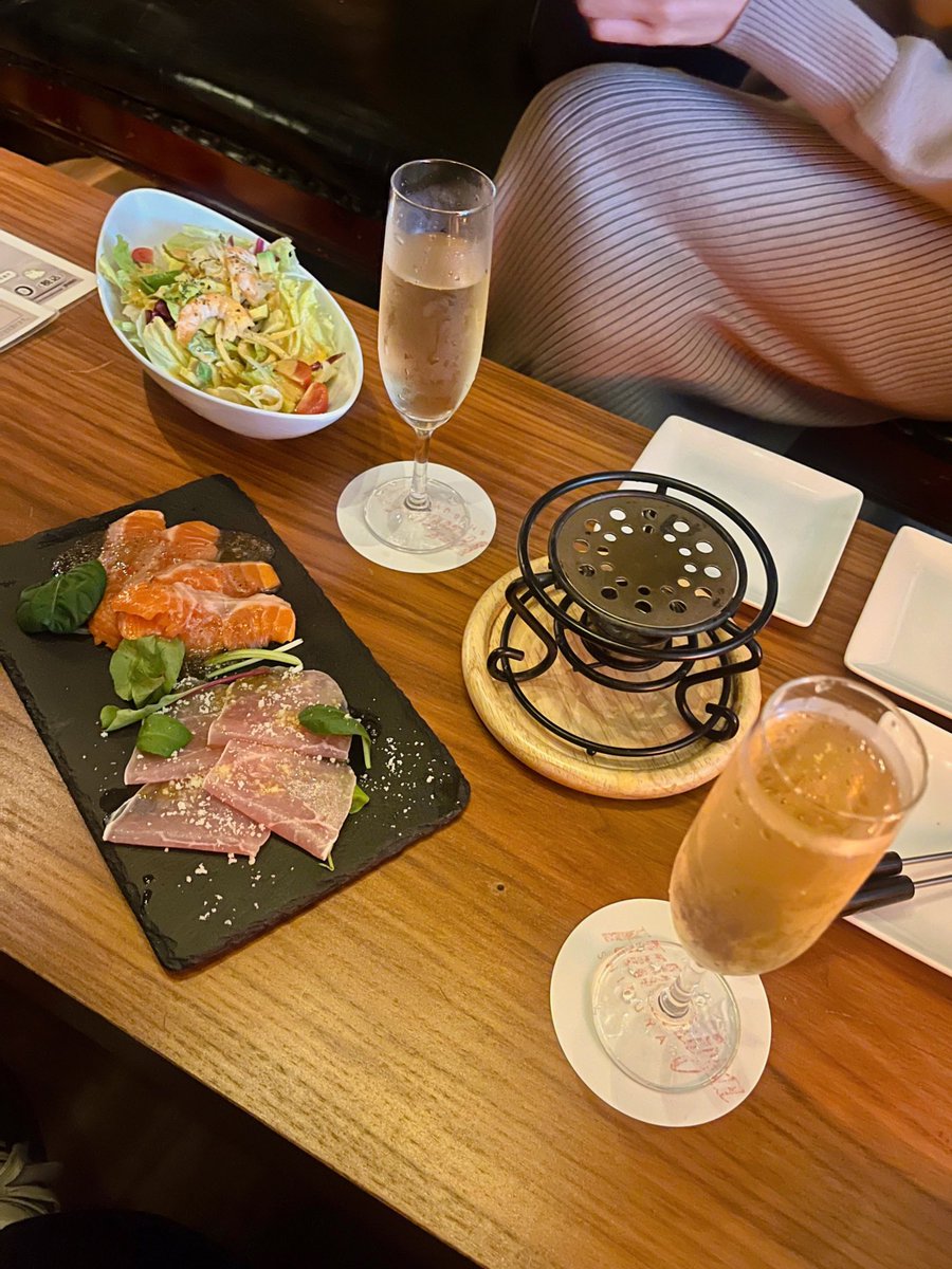 aiaicc_'s tweet photo. 東京で飲んでる〜！う〜！ https://t.co/rEa8GYpE9o
