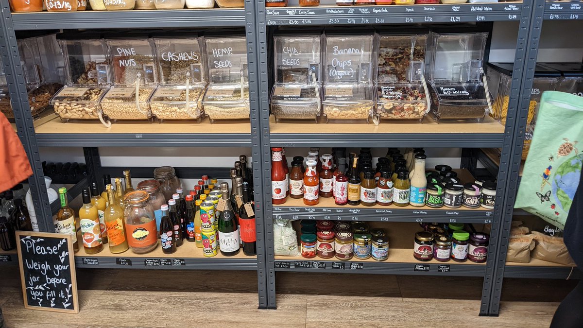 VeganOlive1's tweet photo. Visited this amazing Refill shop called #EarthEvolution in #Darwen today...run by the lovely Kate..
So many things to buy and refill... #Shoplocal #Vegan #Recycle #Refill #Reducewaste ๐๐โบ๏ธโค๏ธ https://t.co/6mQWPANJaA