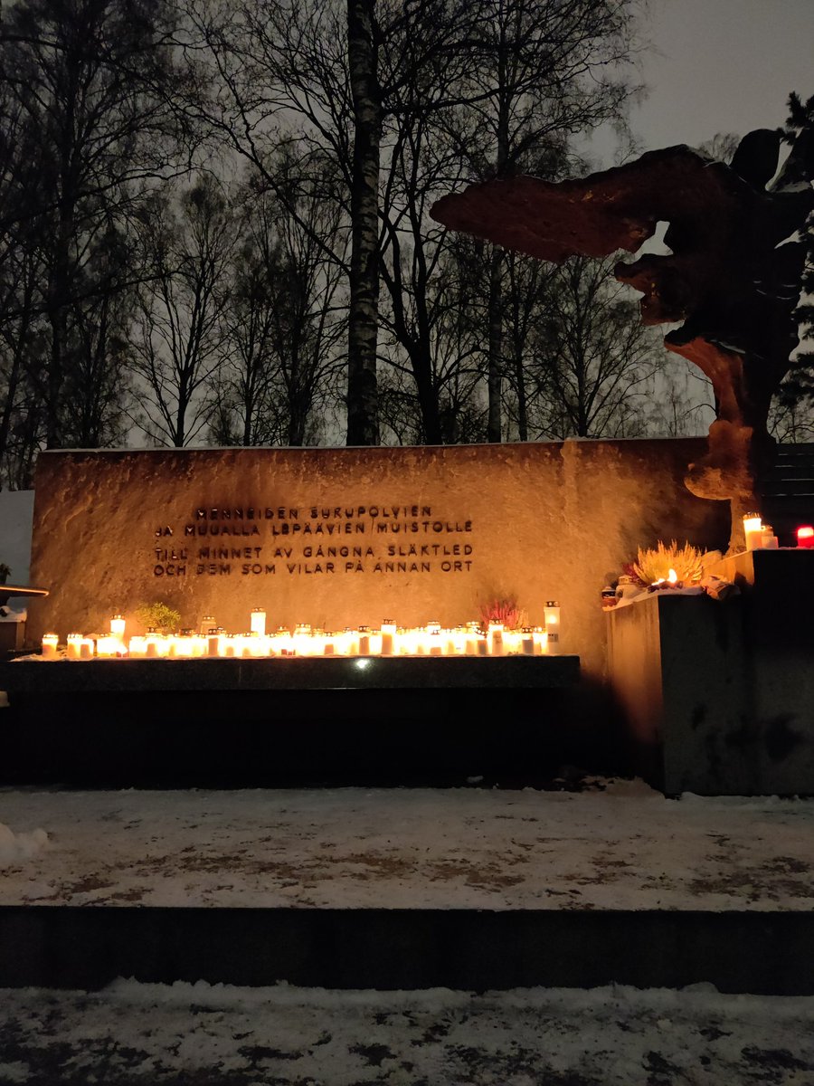 RT @sami_viitanen: Candles today at the Hietaniemi cemetery, Helsinki, in memory of the victims of Holodomor. https://t.co/cmhMf73oO0