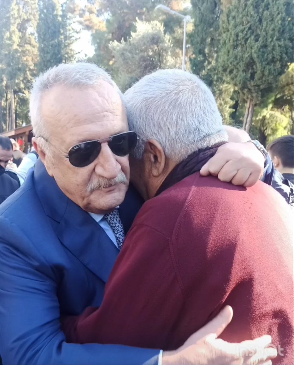 Reisimiz  @MusaOZTURKKOZAN Fatih Terim hocamizin validesi'nin cenazesine eski iç işleri Bakanımız Sn. Mehmet Ağar ile birlikte katılırak baş sağlığı dileğinde bulundular.
Fatih hocamiza ve kederli ailesine sabır diliyorum.