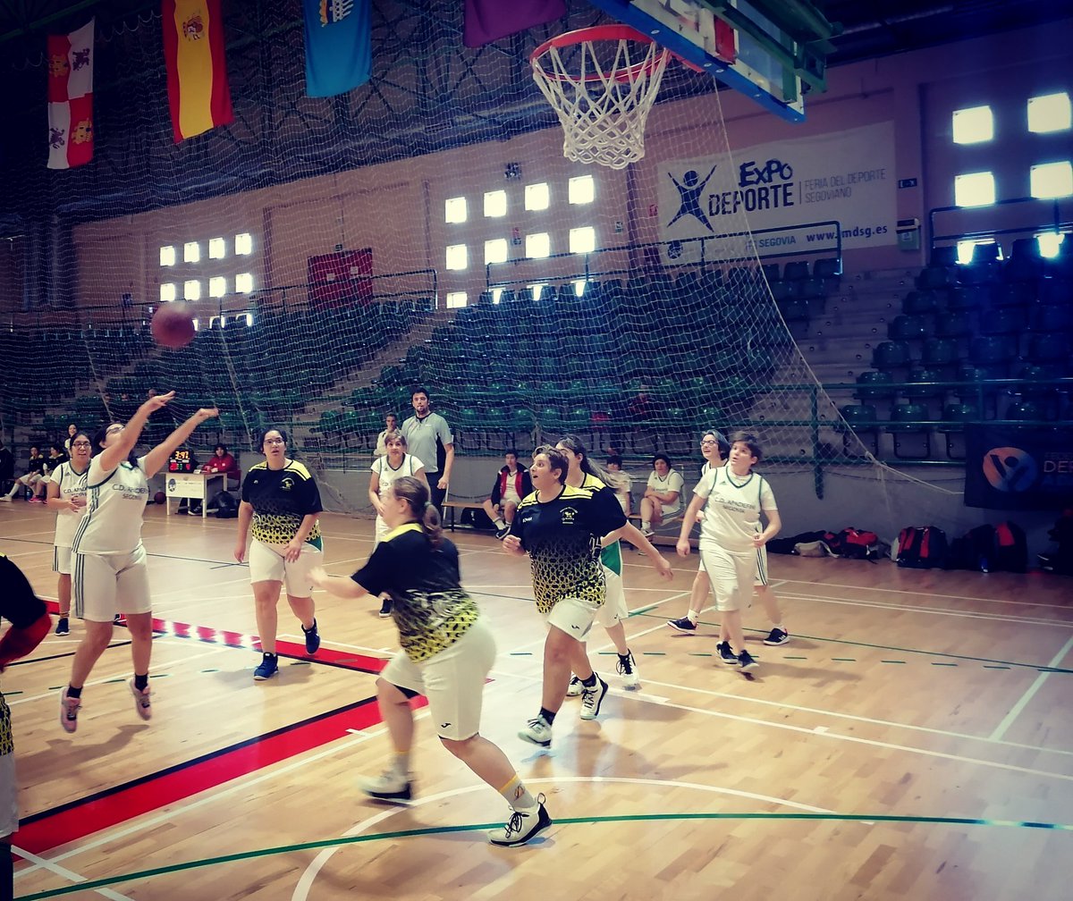 fedeacyl's tweet photo. Anfitriones de lujo 🙌

CD APADEFIM #Segovia

#CtoEspañaBaloncesto https://t.co/aht6tPml0L