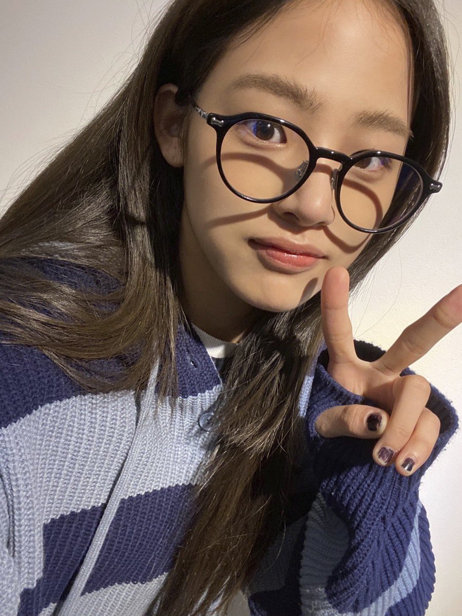 phoningnwjns's tweet photo. [221123] #MINJI’s album update!
#NewJeans #뉴진스 https://t.co/SnDnOkKuUI
