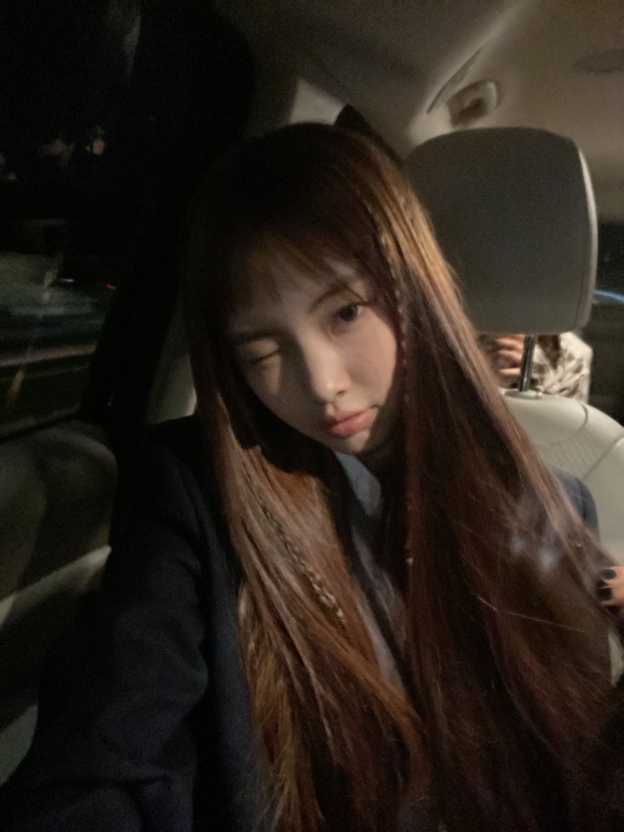 phoningnwjns's tweet photo. [221124] #HYEIN’s album update!
#NewJeans #뉴진스 https://t.co/6JjauYQWVy