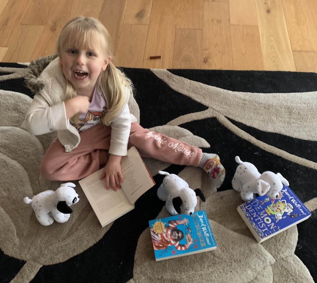 SimoneTayFletch's tweet photo. @davidwalliams Just wanted to share my Miss 3 and Miss 8 happily reading the “best stories ever” to their very appreciative audience 💕 https://t.co/iKpN57pKxB