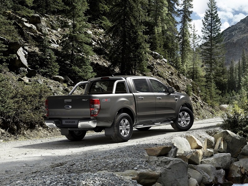 fordvenezuela's tweet photo. Sin importar dónde estés, qué tan rápido vayas, qué desafío encuentres, la nueva #Ranger está preparada para reinventar tu camino.
Disponible en nuestros concesionarios #FordVenezuela, en 3️⃣ versiones:
XLT Diesel 4x4 automática.
XLS Diesel 4x4 manual.
XLS Gasolina 4x2 manual. https://t.co/QOnLIxgNE7