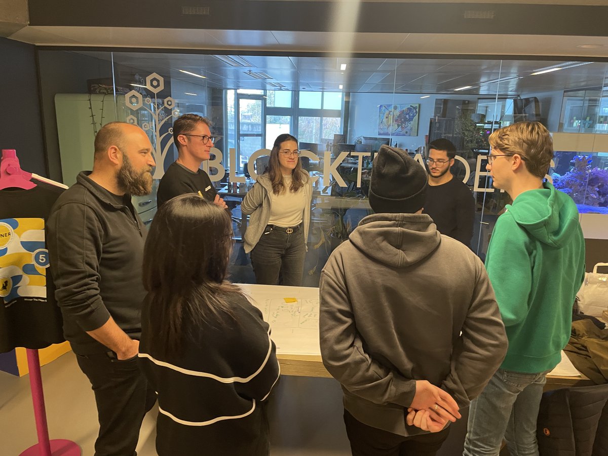 hackathon4good's tweet photo. Hackers in their natural habitat hacking the challenges for good on location in The Hague Tech. https://t.co/JneqGjH159