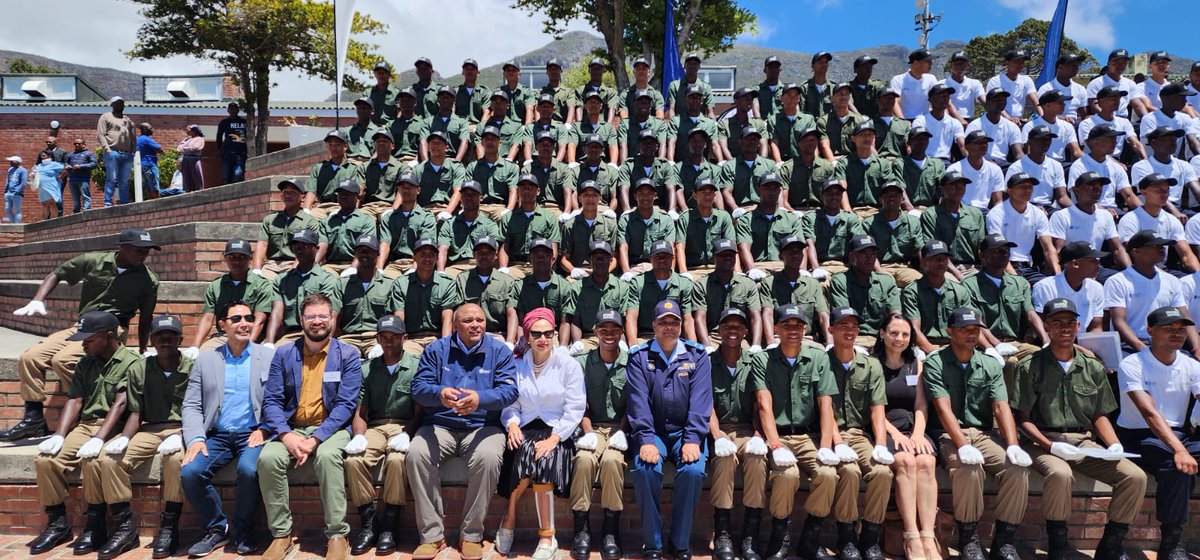 lucille_meyer's tweet photo. @ChrysalisTokai 22 Bravo graduation.  What a joy to support youth in their quest to connect deeply with themselves and to be the best version of themselves.  Thank you Heads of Departments @WestCapeHealth and Cultural Affairs and Sport for attending. https://t.co/YDjWEc0hCG