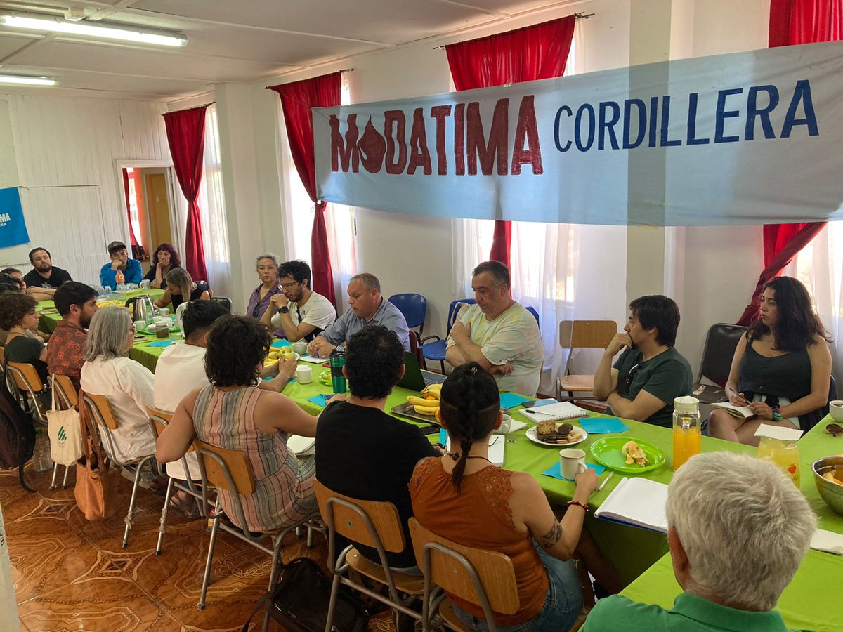Ahora los territorios de la RM junto a compañeros y compañeras de la Mesa Nacional y autoridades electas de nuestra organización. 💧✊ Nuestro cauce sigue creciendo hasta terminar con el modelo privatizador de las aguas y la vida <a href="/rmunda/">rodrigo mundaca</a> @pao_chavez_m <a href="/rofauver/">Rodrigo Faúndez</a> <a href="/RoyoManuela/">Manuela Royo Letelier | Vocera nacional @modatima_</a>