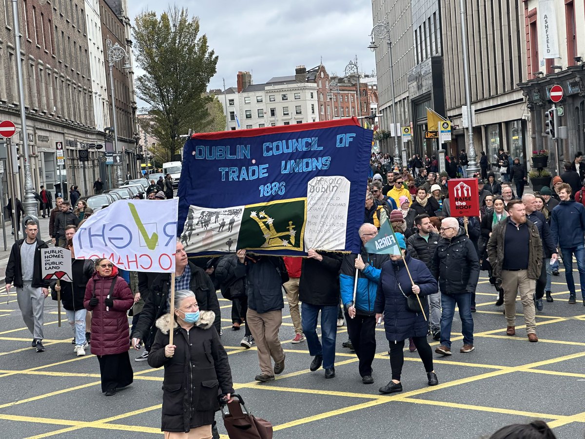andrewflood's tweet photo. And finally both the Dublin and #Wexford council of trade unions, #RightToChange and complete with old school font #MilitantLeft /7 https://t.co/caghHSF4uG