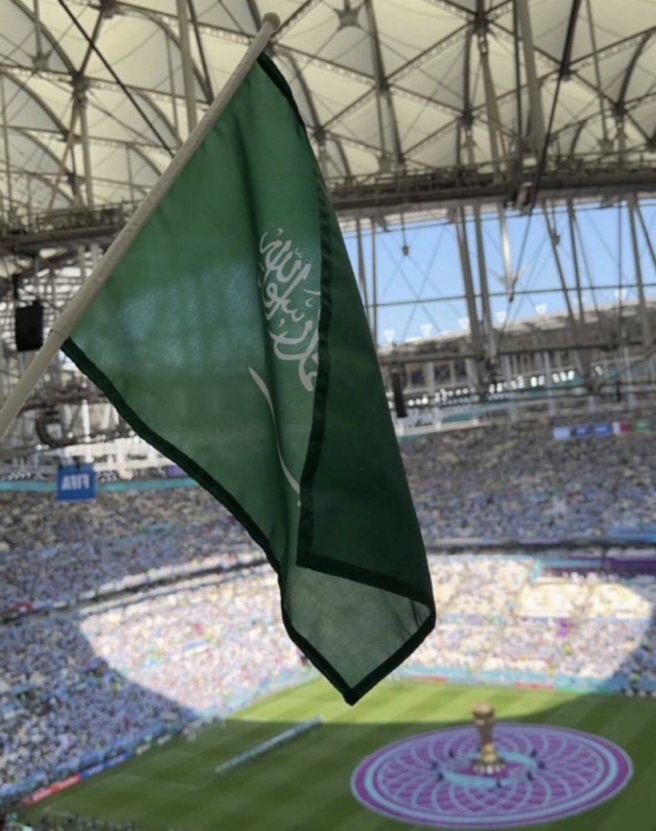 ily___thv's tweet photo. اداء المنتخب السعودي كان مشرف حرفياً من بعد اول هدف للمنتخب البولندي و من بداية الشوط الثاني و هم يحاربوا و يهاجموا و يدافعوا بكل قوتهم لأخر دقيقه مع ان النتيجه كانت غير مرضيه الا انهم كملوا و ما استسلموا فخورين فيهم و ان شاء الله العوض في المباراة الجايه #السعوديه_بولندا https://t.co/h8pTtH5H6r