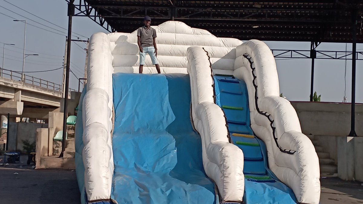 Naso I remember say for my kid time I no experience bouncing castle for once oo...

At last Ekiti Fashion Exhibition made an experience worth it for me... See omo Oko like me... 🤣🤣😂
#FIFAWorldCup #BlackFriday
