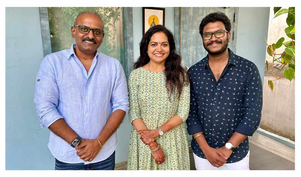 manastarsdotcom's tweet photo. First single from #VVAFilm soon!  

A @itsKalyaniMalik musical 

*Ing: @actorRahulVijay  @Rshivani_1 

@gellimanikanth @OfficialSunitha @mdmoturu @kumar_kodali @LMakkapati @venkateshrsr  @PentiAnish @SreedharSri4u
#VidyaVadulaAham https://t.co/GNEAZuRzAb