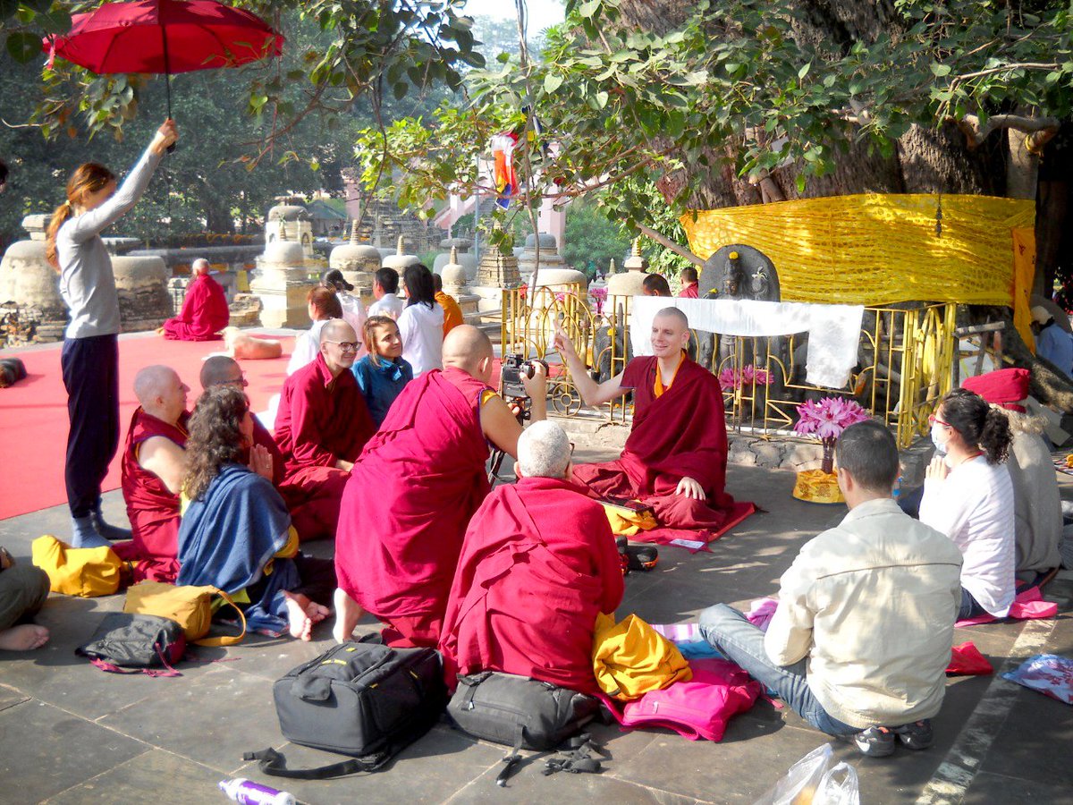 𝗘𝗹 𝗠𝗮𝗲𝘀𝘁𝗿𝗼 𝗩𝗲𝗻. <a href="/Lama_Rinchen_/">Lama Rinchen</a> Gyaltsen, 𝘃𝗶𝘀𝗶𝘁𝗮𝗻𝗱𝗼 𝗹𝘂𝗴𝗮𝗿𝗲𝘀 𝘀𝗮𝗴𝗿𝗮𝗱𝗼𝘀, 𝗲𝗻 #𝗺𝗲𝗱𝗶𝘁𝗮𝗰𝗶𝗼́𝗻 𝗵𝗮𝗰𝗶𝗲𝗻𝗱𝗼 𝘀𝘂𝗽𝗹𝗶𝗰𝗮𝘀 para 𝗲𝗹 𝗯𝗲𝗻𝗲𝗳𝗶𝗰𝗶𝗼 𝗱𝗲 𝘁𝗼𝗱𝗼𝘀 𝘆 𝗱𝗮𝗻𝗱𝗼 𝗲𝗻𝘀𝗲ñ𝗮𝗻𝘇𝗮𝘀.

#TwitterLamaRinchenGyaltsen🪷