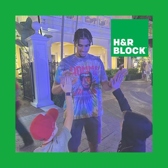Connecting with loyal fans and earning NIL compensation from the Bahamas. Thankful for an amazing tax partner in H&amp;R Block franchisee Ron Morton who takes care of me. He has franchise locations across the Dayton region. #sponsored #ad