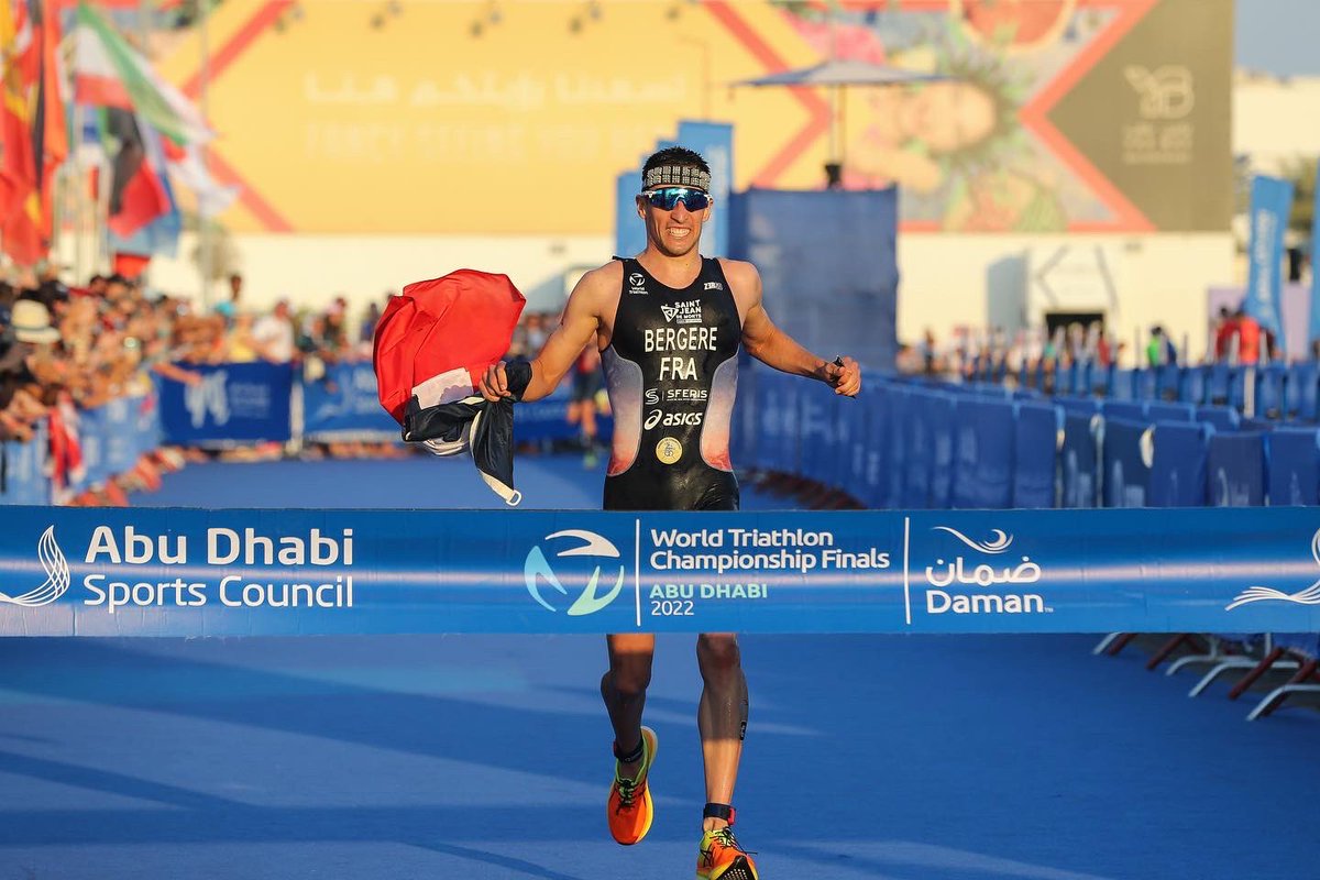 worldtriathlon's tweet photo. Leo Bergere is the men’s 2022 World Triathlon Champion 🏆! The title changed hands four times in one of the most nail-biting season finales of all time at the #AbuDhabiFinals https://t.co/sUHslnxWu5
