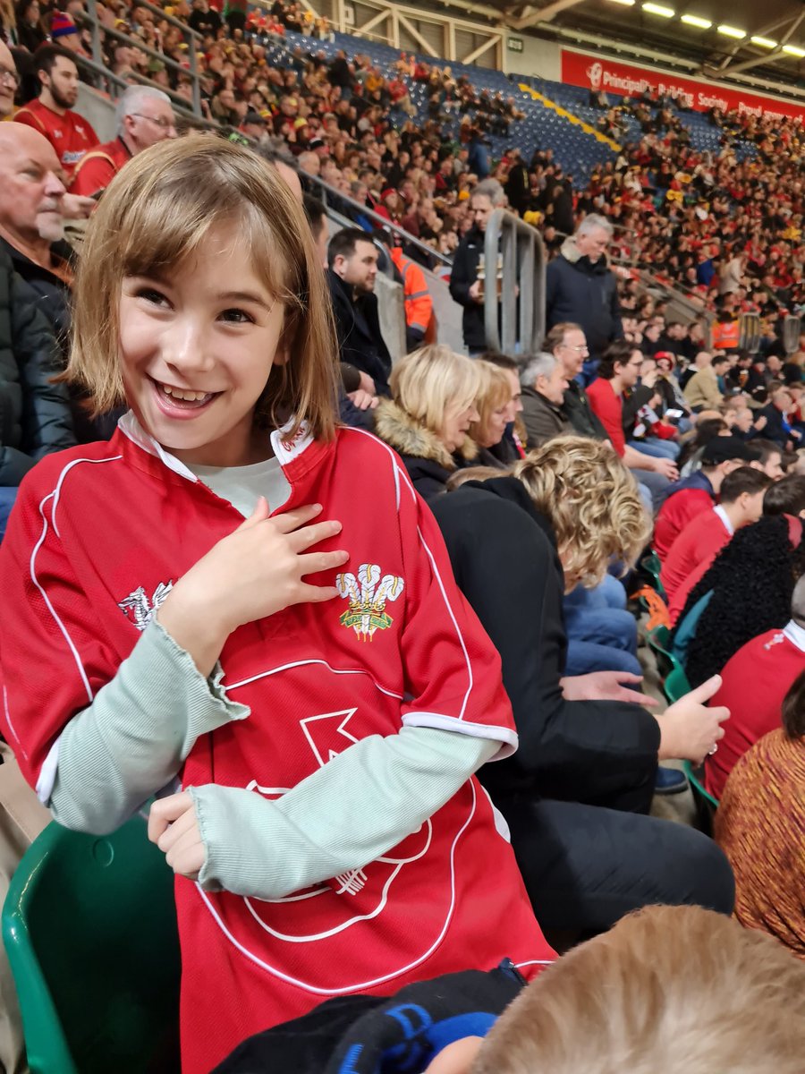 Lwilson90's tweet photo. Here for Mollie's 10th birthday! Uo the Wales #comeoncymru https://t.co/YkFhJDnhK3