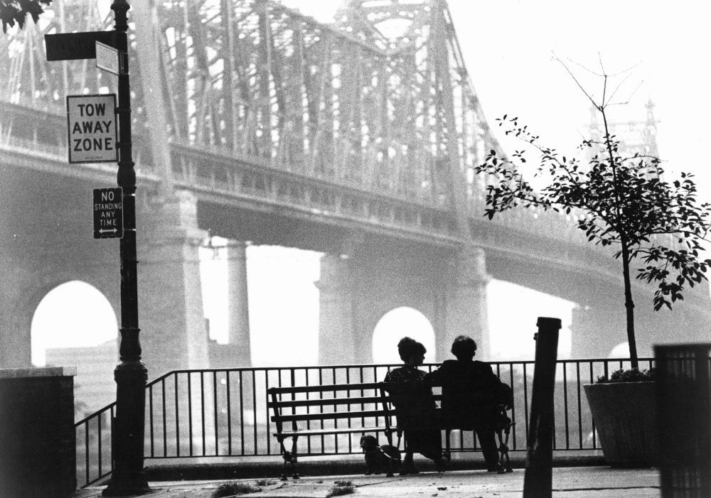 Jopolkadot's tweet photo. Manhattan

Woody Allen
1979 https://t.co/cluY7ajSOz