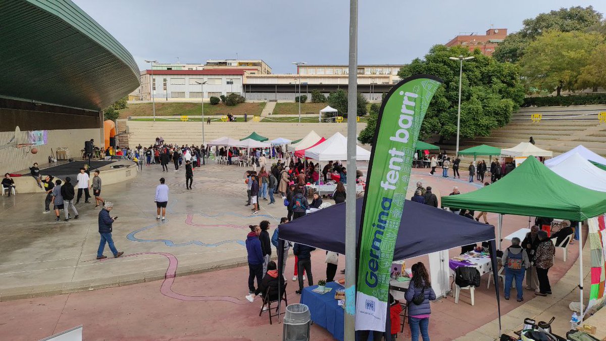 AteneuBNord's tweet photo. Avui, un cop més al #Ravaleando, una trobada de dinamització comunitària al barri del Raval de Santa Coloma de Gramenet.
Tot un matí ple d'activitats al Parc dels Pins, amb la participació de més d'una trentena d'entitats. https://t.co/1XyKwouZfK