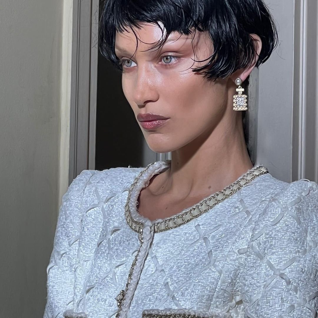 thehadidsource's tweet image. Bella Hadid 🖤