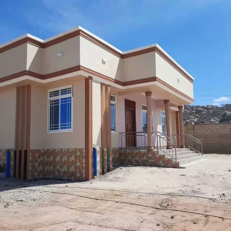 josephludovic19's tweet photo. HOUSE FOR SALE DODOMA CITY
#LOCATION ITEGA
#SQM 2400
#SEBULE KUBWA
#JIKO ZURI LINA MAKABAT MAZURI Y KUTOSHA
DINING, PUBLIC TOILET,STORE
NYUMA KUNA SERVANT COTTER Y ROOM 2
###bei million 170
### FULL DOCUMENT
MITAA WAMEJENGA VIONGOZ SANA
CALL 0766898076 https://t.co/kk38PFPXoM