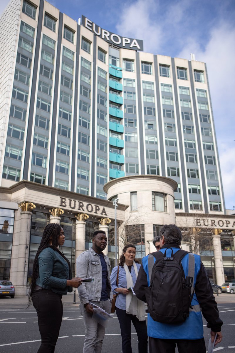 DiscoverNI's tweet photo. Christmas gift idea! 🎄🎁

Gift a place on the 'If Buildings Could Talk' tour in Belfast. 

You'll join Barney, a native of Belfast, and a witty and informative companion.

Book 👉 https://t.co/tKXRpL7kfE 

#ChristmasGifts #EmbraceAGiantSpirit https://t.co/36DwdsWE3H