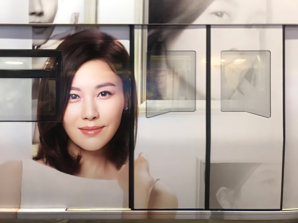 16_7cmm's tweet photo. ฮานึลจินมาไทยแล้ววว แต่มาในรูปแบบป้ายโฆษณา ใครอยากพบเจอฮานึลจิน เรียนเชิญไปที่สถานีรถไฟฟ้า BTS แล้วคุณจะได้เห็นนางฟ้าบนขบวนบีทีเอส

#김하늘 #Kimhaneul #MerzAesthetics 
#Ultherapy #SeeMySkinLiftMyWay https://t.co/W8TWGRU2Zi