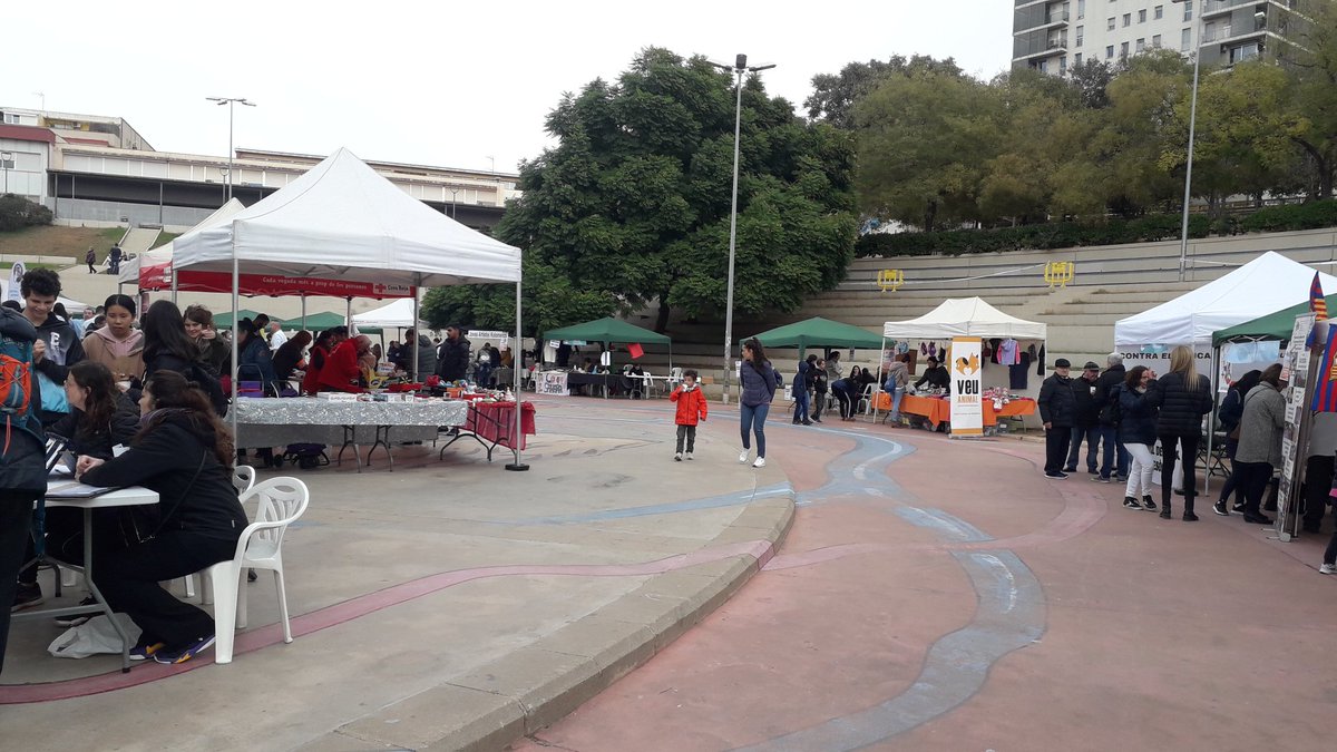 ecpsantacoloma's tweet photo. 🔴 Un any més, #Ravaleando en #santacoloma
🔴 Les entitats de la ciutat mostren la seva implicació en la dinamització del barri
🔴 Una oportunitat per gaudir de la diversitat i la força que cal aprofitar https://t.co/rBVp03fRyJ