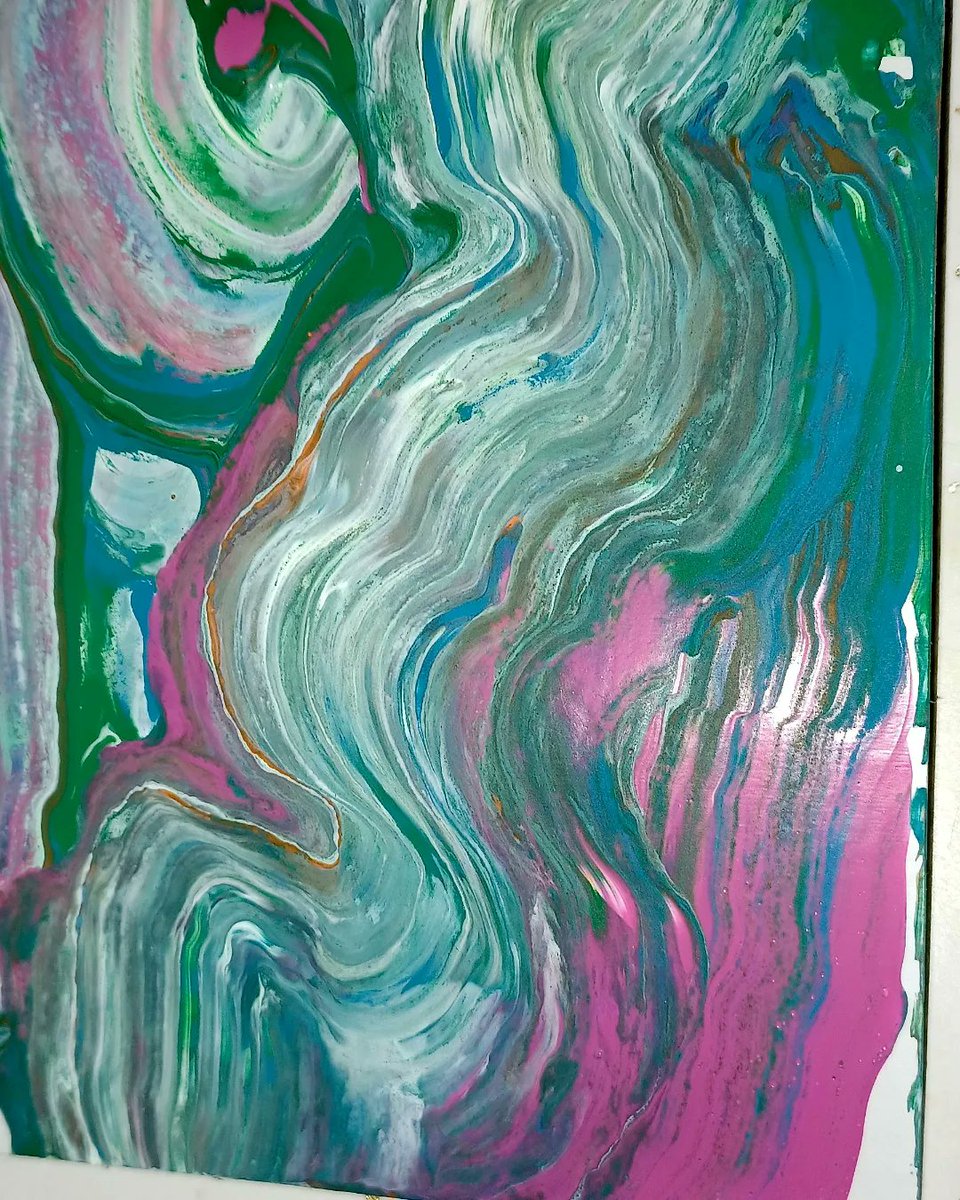 chaosofgorgeous's tweet photo. #stalewind inspired #paintpour https://t.co/DyKOnETEbO