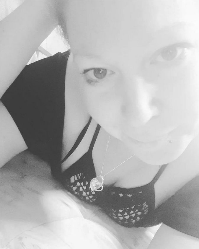 wicked_piece's tweet photo. Hoffe ihr habt einen angenehmen Start ins Wochenende so wie ich 😊
Möchtet ihr intimere Fotos sehen? Dann traut euch und klickt den link an 😈 https://t.co/jHRQByd1Fr
#girl #instagram #onlyfans #over30 #hotwife #nsfw #fsk18 #nudes #weekend #dayli #sexy #nudes https://t.co/lRiFeNIuuA