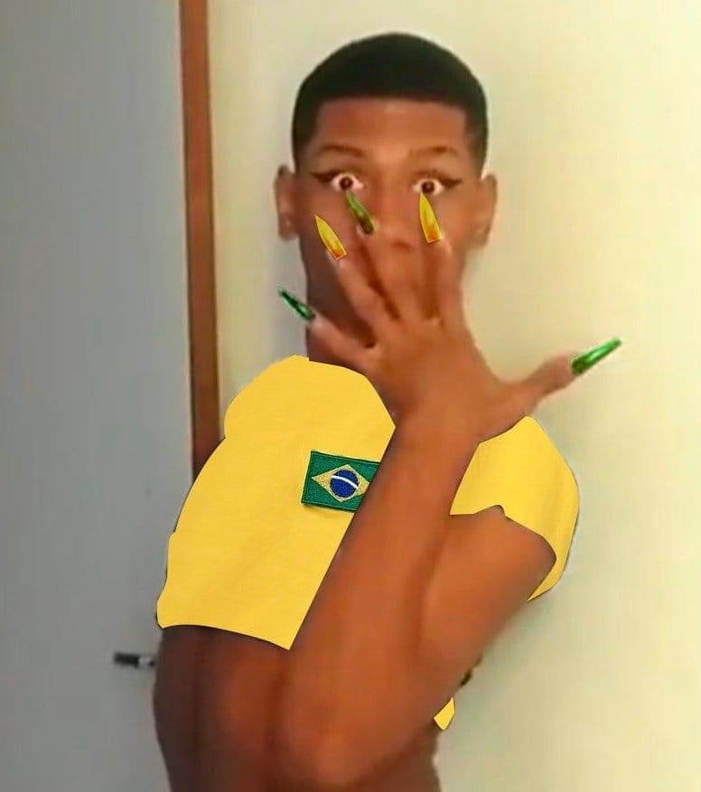 Como emociona e performa esse <a href="/TXT_members/">TOMORROW X TOGETHER</a> 

O grupo ganhou melhor performance na categoria masculina