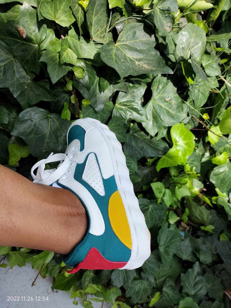 Koena_za's tweet photo. Don’t miss this. R1199.99 gets you a pair. https://t.co/MAVyYOedjt. #TryToTry https://t.co/fuWCVygjNG