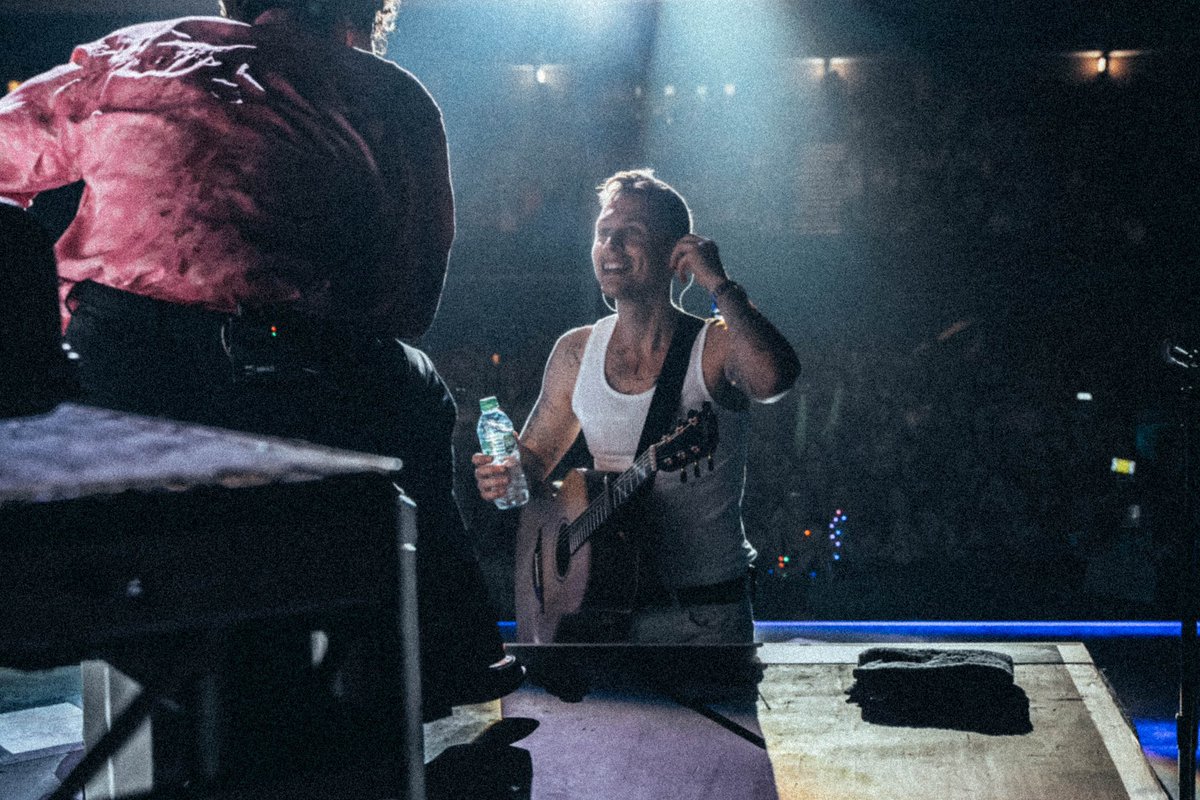 TheVampsband's tweet photo. https://t.co/dJn8O2utG0