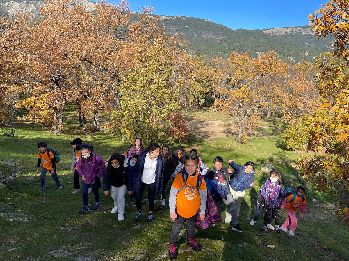 NAZARETSANBLAS's tweet photo. Comenzamos nuestra aventura de Montañismo de este curso. @NazaretMont https://t.co/BW7D2ioIW6