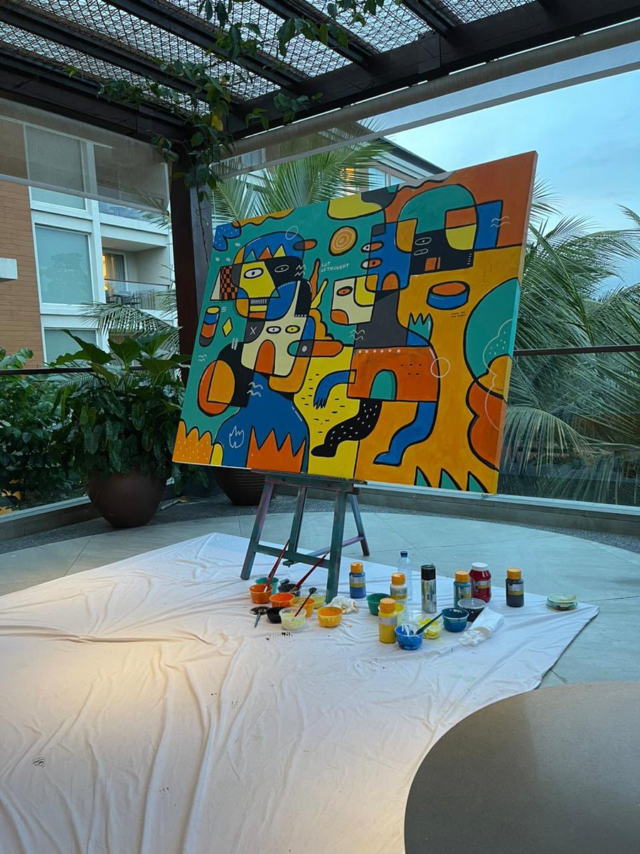 Live painting acrylic on canvas 2x1.5m done. Where should i auctioned this piece? 🤔