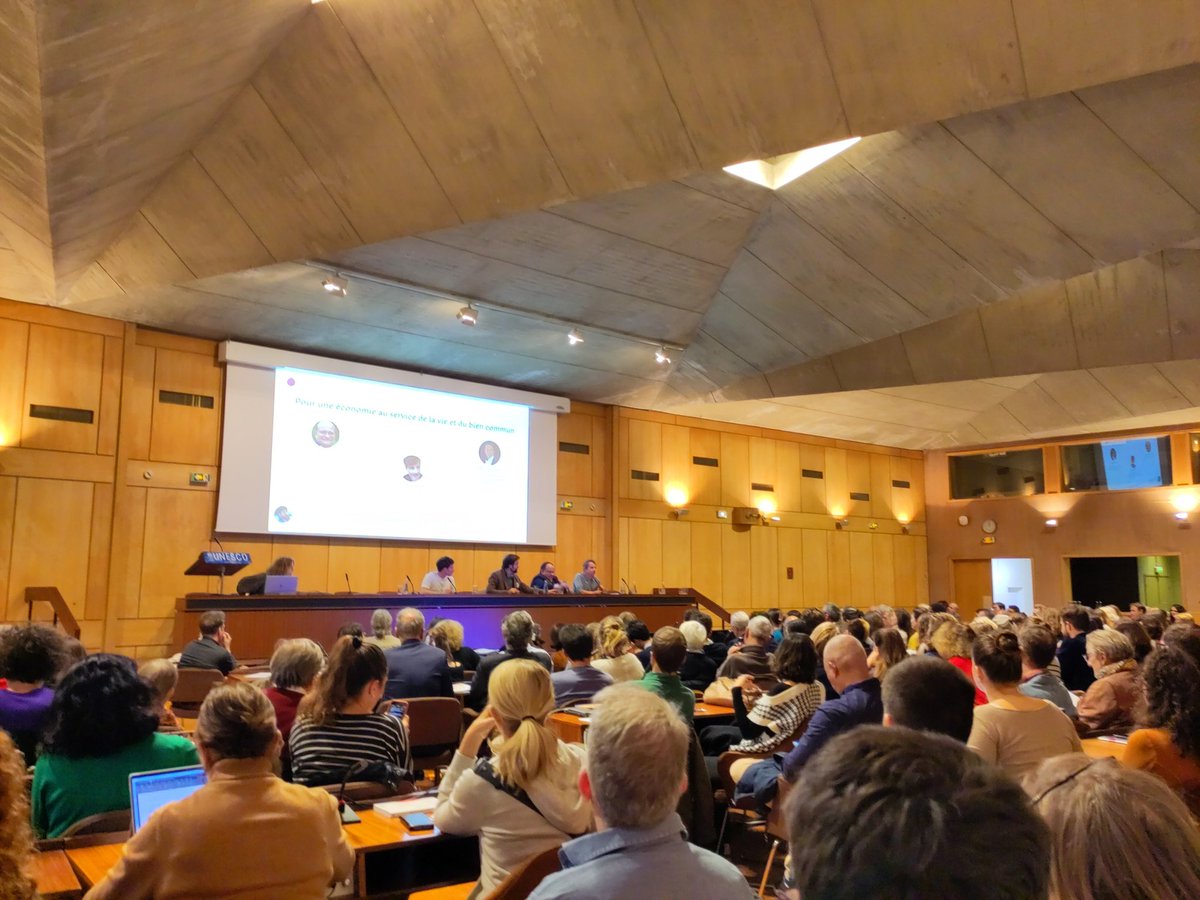 CélinePuffArdichvili tweet media