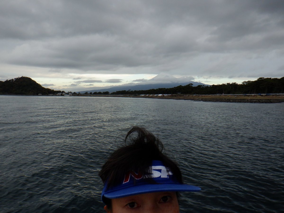 float_fuji_sup's tweet photo. 雨のち晴れのち曇り⛅
#天気 #自然 #チラ見え富士山 #富士山 #ふじさん #フジサン #待機 #夕漕ぎ #海 #ocean #nature #paddling #nspwingfoilboard #nspwing #mtfuji #fujisan #float_fuji_sup #floatfujisupclub #sunset https://t.co/UNe8mNlk4Z