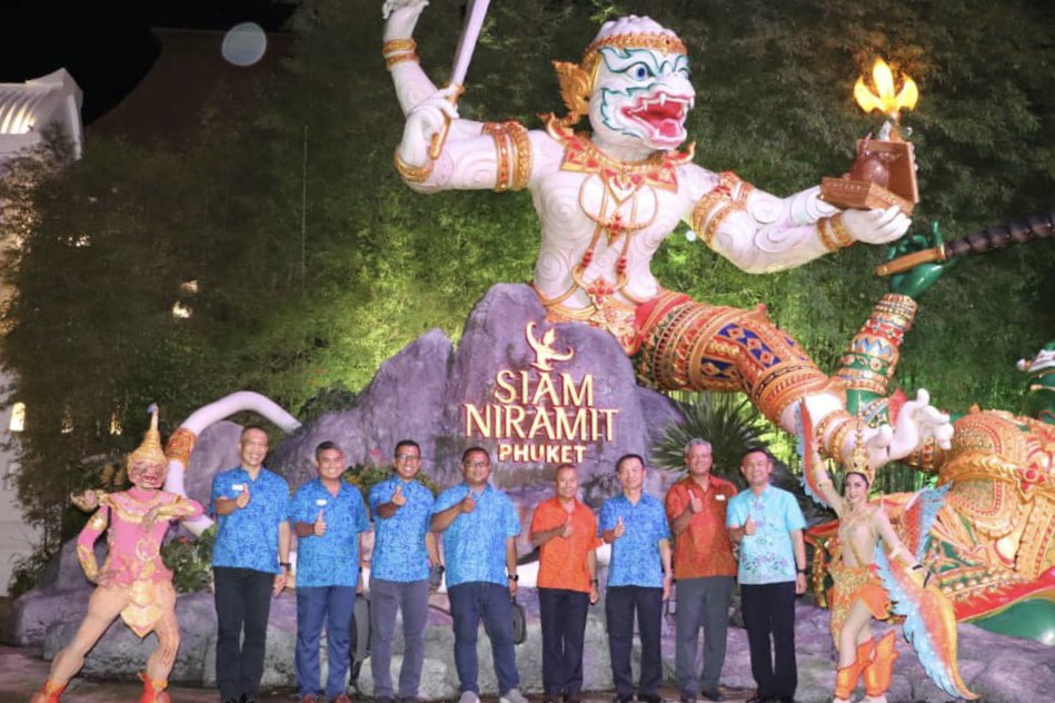 MPA_Barat's tweet photo. Thank You!
An Official Dinner organized by @prroyalthainavy at Siam Niramit, Phuket to celebrate @tldm_rasmi delegation during #RED22 strengthen the relationship between both navies.
“Khob Kun Ka”
@mwl3_tldm
@Eetaipeng1
@KAMARUDDIN_OMAR
#NavyPartnership https://t.co/3H10dXjzEA
