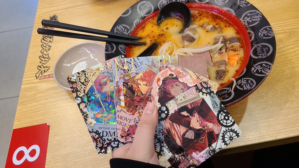 평생안익숙해질거같아요...제가옆동네발키리를좋아한다해도이정도는아닌데