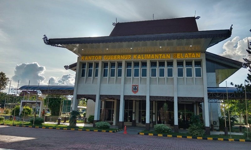 plumbinq's tweet photo. kantor gubernur dipake freestyle, graham jarvis anjinggg https://t.co/eq5NTmNUvT