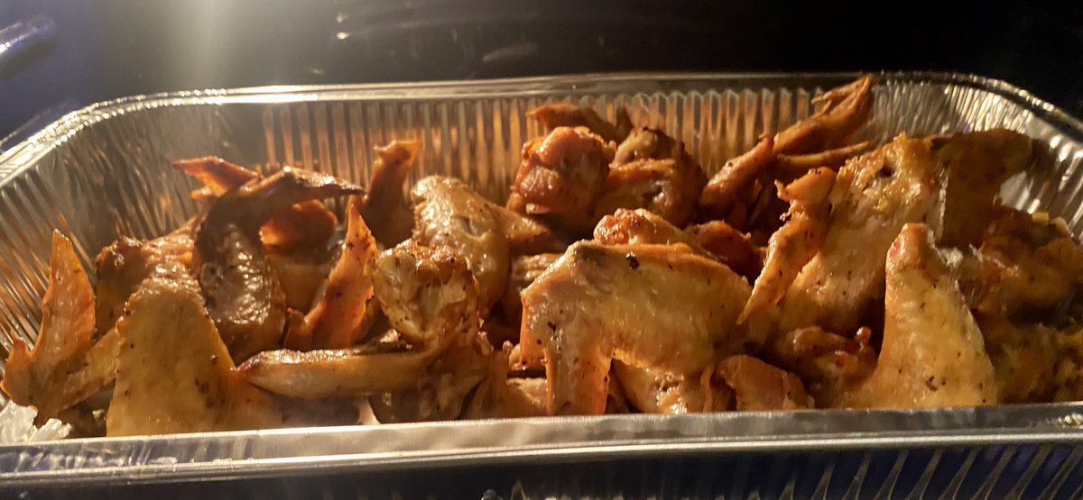 TheBirdHouseTG's tweet photo. When you’re not allowed to fry in the lot you fry at 4AM 🤙🏽. @UTSAFTBL #PregamePrep #BirdHouseTailgate https://t.co/O2seTj5rGz