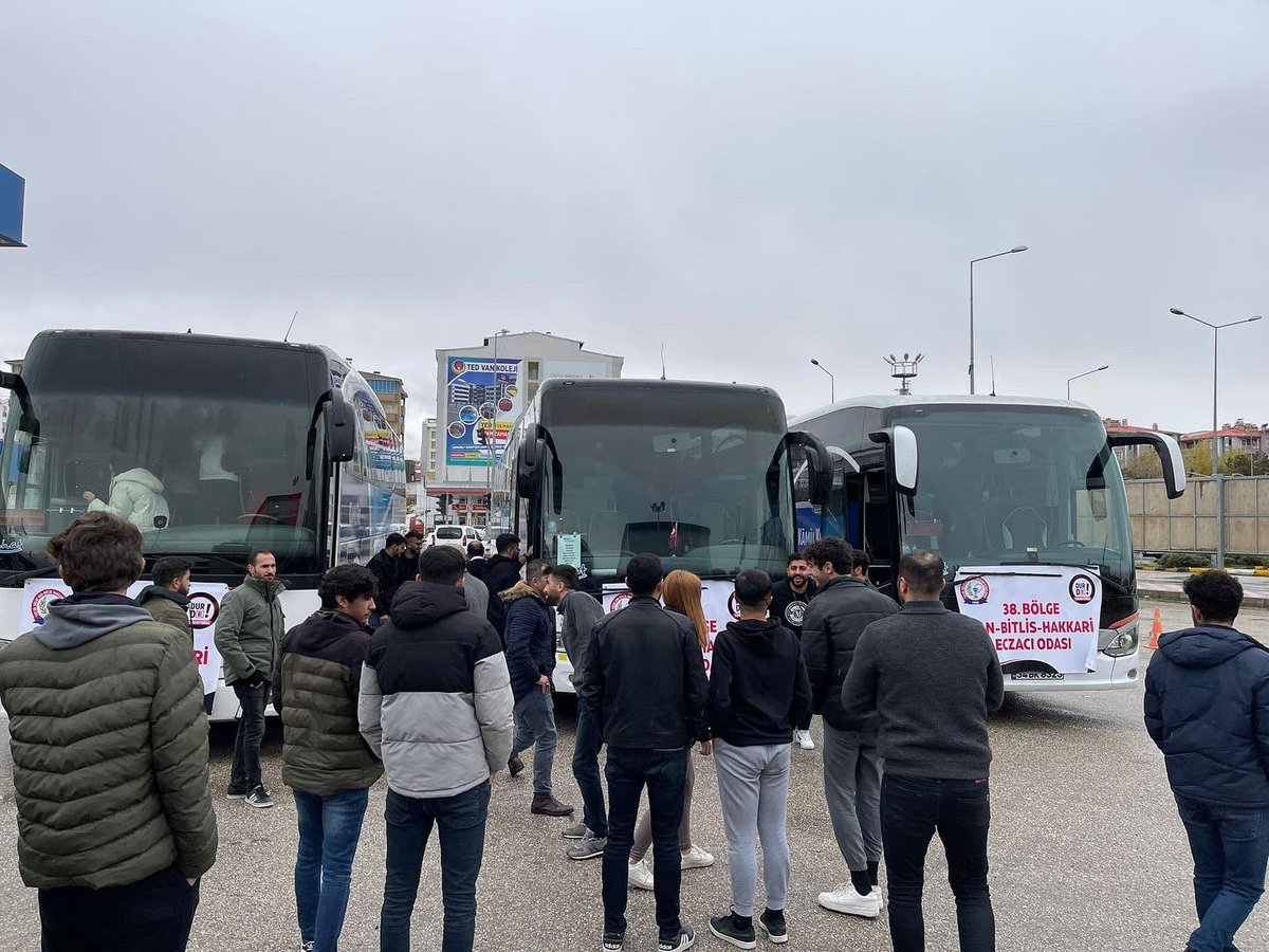 Birlikte güçlüyüz, birlikle güçlüyüz,kararlıyız ,kazanacağız!!!!
#27KasımBüyükEczacıMitingi
#eczacıyahakettiğideğerverilmelidir