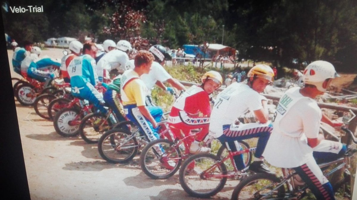 pedrer44's tweet photo. #Trialsin WC 1986 #Bilstain🇧🇪
Start front row (me on black helmet + Trialsin decals) https://t.co/7sRri3dcYH