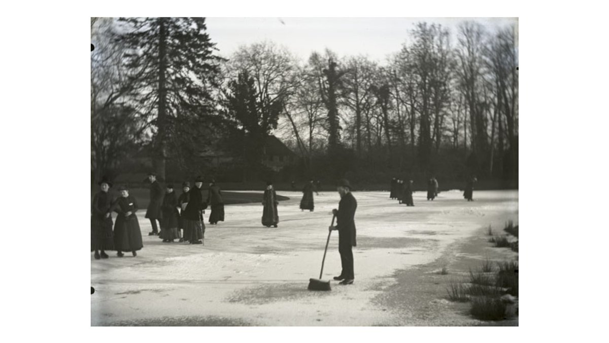 Ice skating at Gawdy Hall, #Norfolk, in the 1890s, courtesy of @NorfolkHC (photographer: Alfred Taylor). Do you have memories of ice skating or skiing when you were younger? Is there someone you could #JustCall to reminisce? historybeginsathome.org #HBAHWinter #EndLoneliness