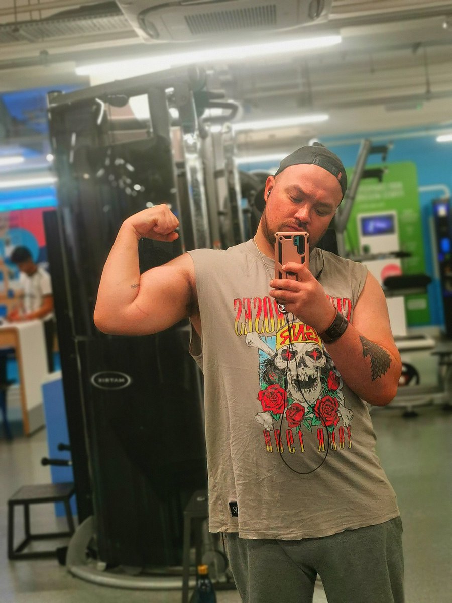 ryancolin1995's tweet photo. All grey erry"thing #Gym #Gay #GayUk #Instalads #lgbtq!!!! https://t.co/wFRg7RoOJn