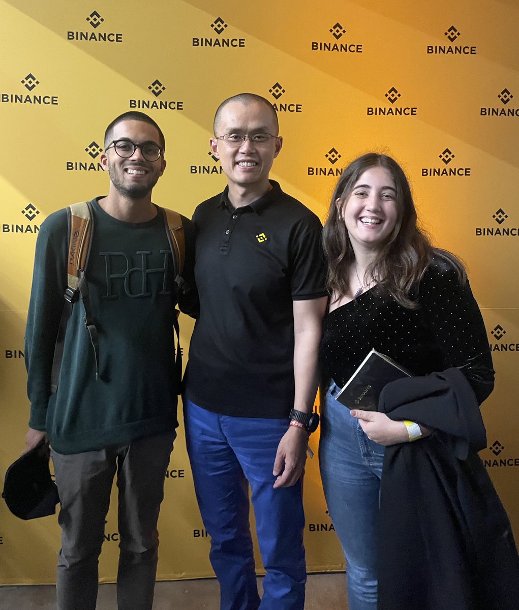 OnePlusOne_io's tweet photo. @cz_binance At BNB Chain Innovation Meetup 2nd of Nov 2022, Lisbon 🇵🇹
It was a pleasure meeting you @cz_binance, looking forward for the Office in Lisbon. https://t.co/tZ3PurZUti