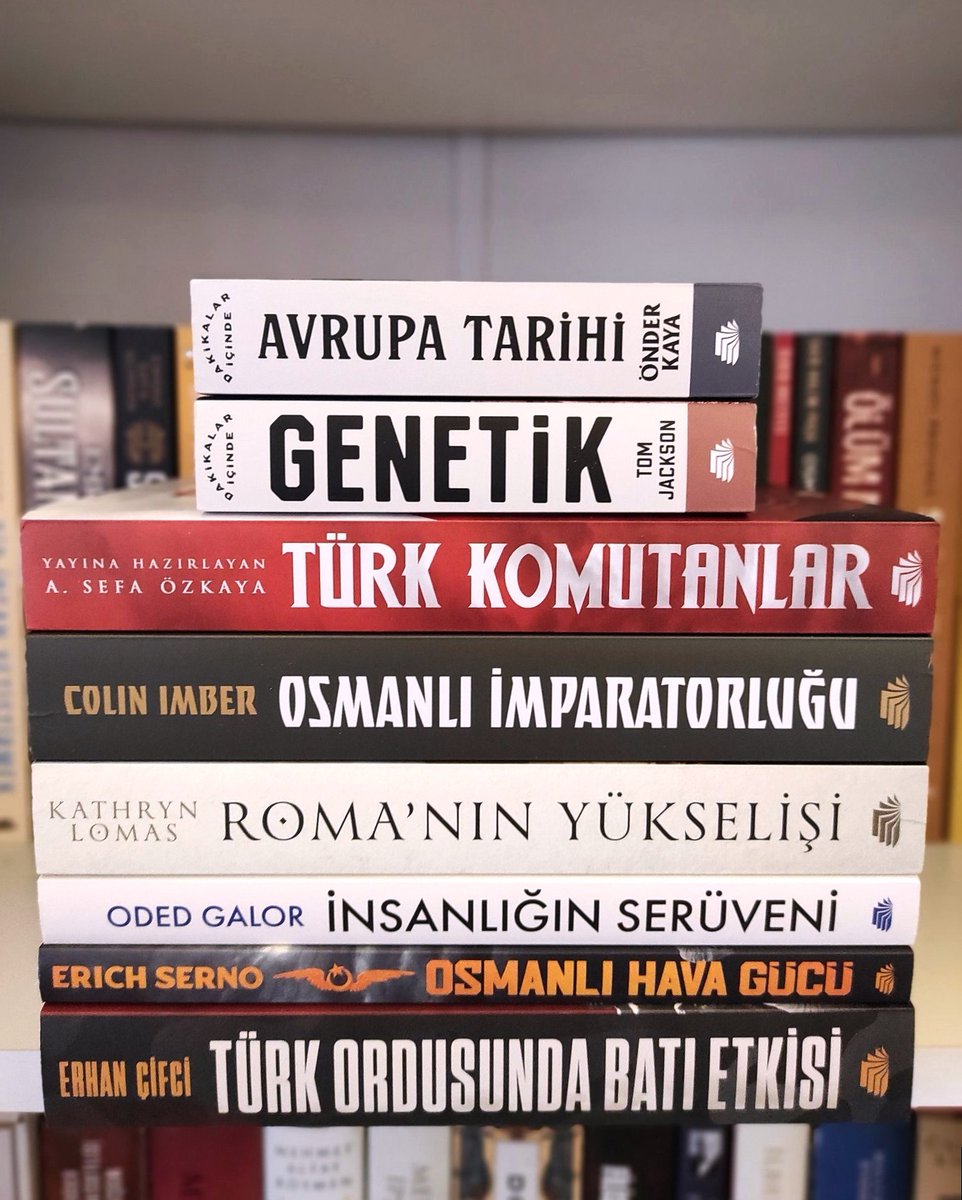 Güzel bir çekilişle karşınızdayız! Bu ay Kronik Kitap bünyesinden çıkan birbirinden kıymetli görseldeki 8 yeni kitabı, 1 takipçimize hediye edeceğiz.

Çekilişe katılmak için bu paylaşımı RT edip, hesabımızı takip etmeniz yeterlidir.