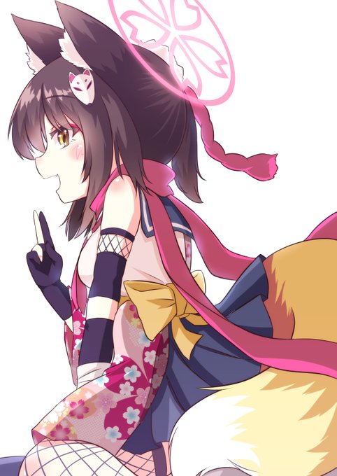 忍法、もふもふの術!🦊
#ブルアカ #久田イズナ 