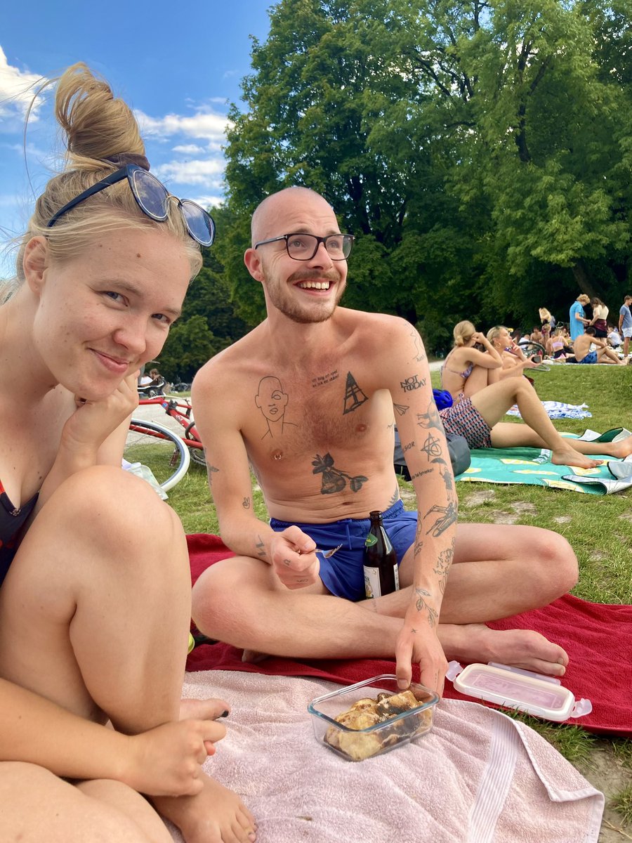 Idag fyller min absoluta favvis 30 år. Obligatoriska gratulationer gäller.