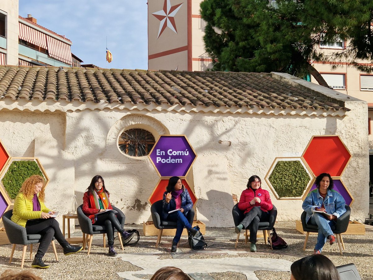 🟣 A Sant Joan Despí a l'acte d' <a href="/EnComu_Podem/">Comuns__Cat</a> per seguir reivindicant que cap dona pateixi cap tipus de violència sobre el seu cos 

✊🏼 Davant el masclisme estructural, més drets!